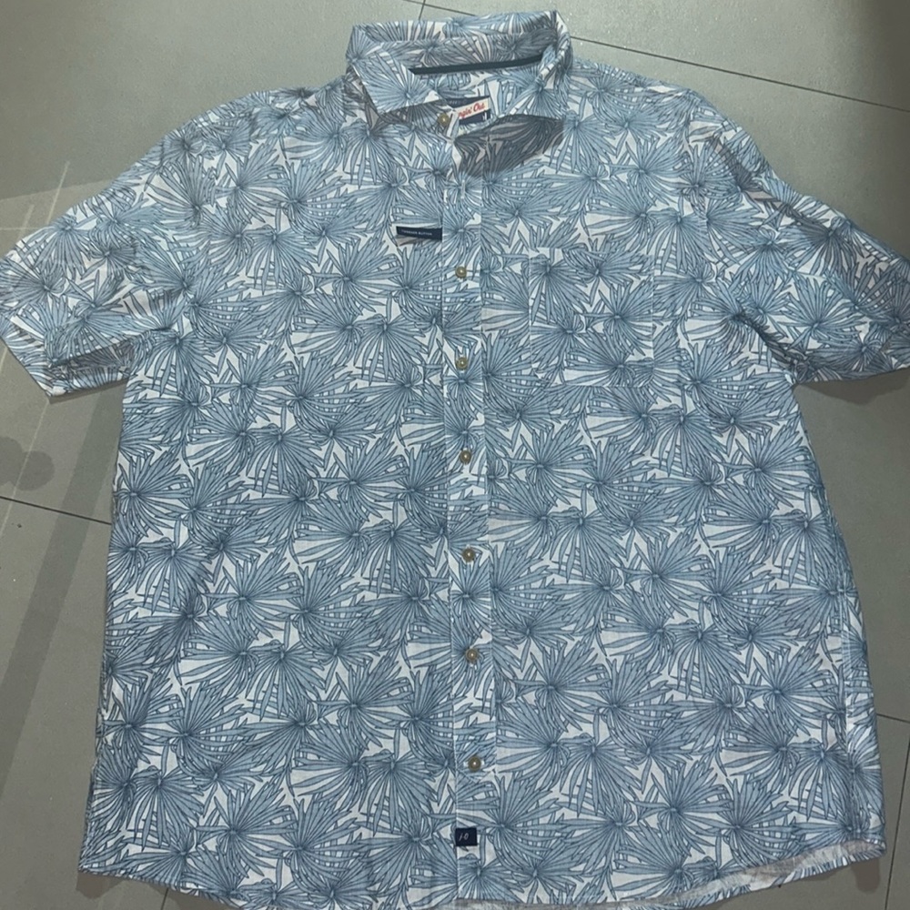 johnnie-O Hangin’ Out button down shirt. Size XXL. NWOT